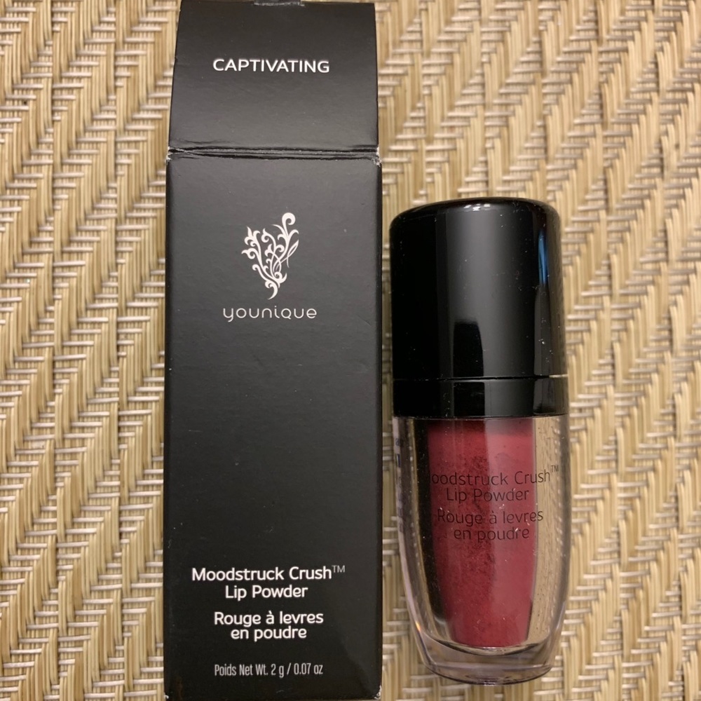 Younique Lip Powder